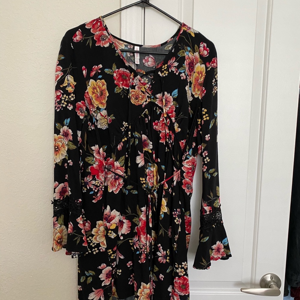 Floral dress📗